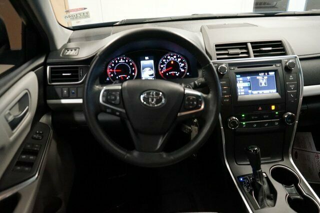 Toyota Camry 2017 image number 33