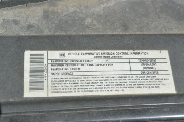 GMC Sierra 3500 2000 image number 2