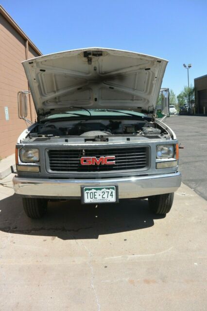 GMC Sierra 3500 2000 image number 21