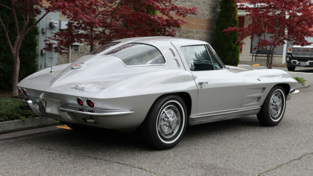 Chevrolet Corvette 1963 image number 31