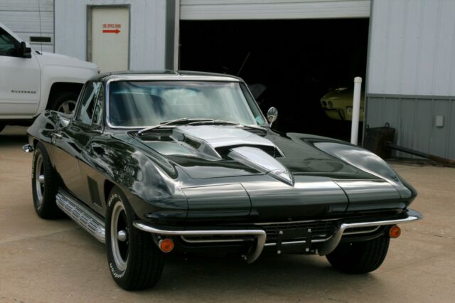 Chevrolet Corvette 1967 image number 2