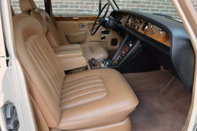 Rolls-Royce Silver Shadow 1975 image number 43