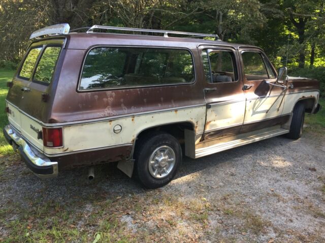 Chevrolet Suburban 1978 image number 1