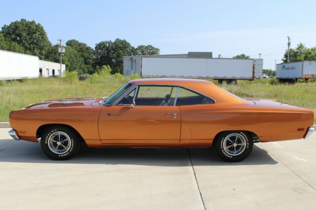 Plymouth Road Runner 1969 image number 25