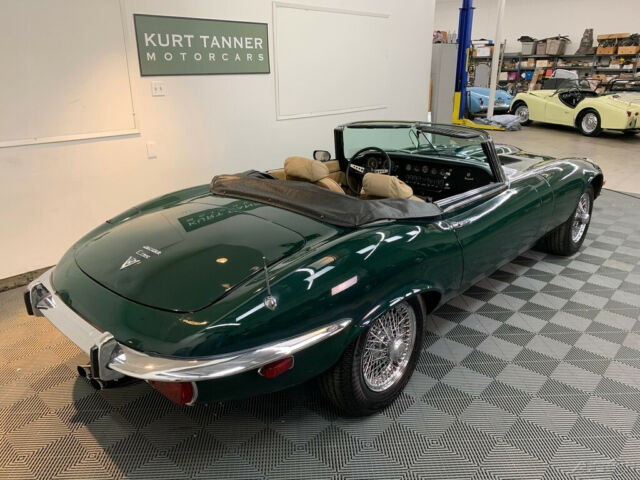 Jaguar E-Type 1967 image number 17