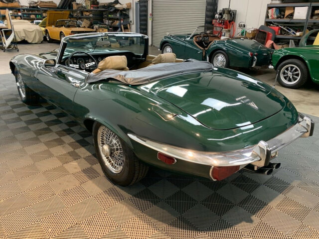 Jaguar E-Type 1967 image number 21