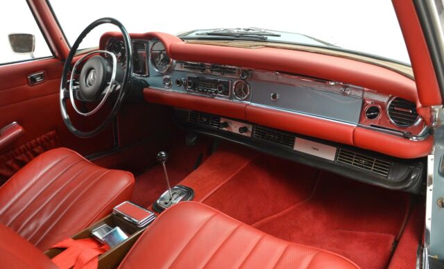 Mercedes-Benz S-Class 1970 image number 18