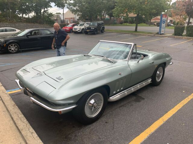 Chevrolet Corvette 1966 image number 12