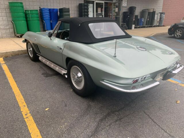 Chevrolet Corvette 1966 image number 25