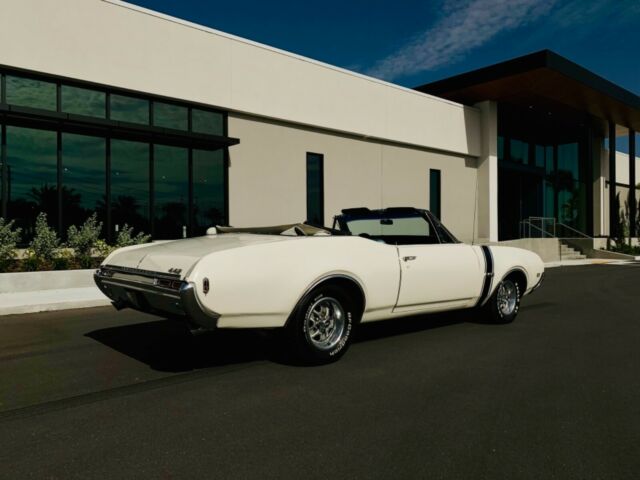 Oldsmobile Cutlass 1968 image number 19