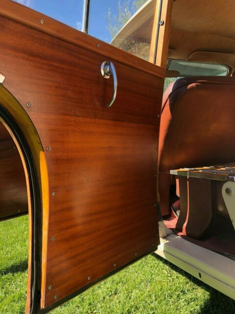 Chrysler Royal Town and Country 4 Door Station Wagon WOODY 1950 image number 28