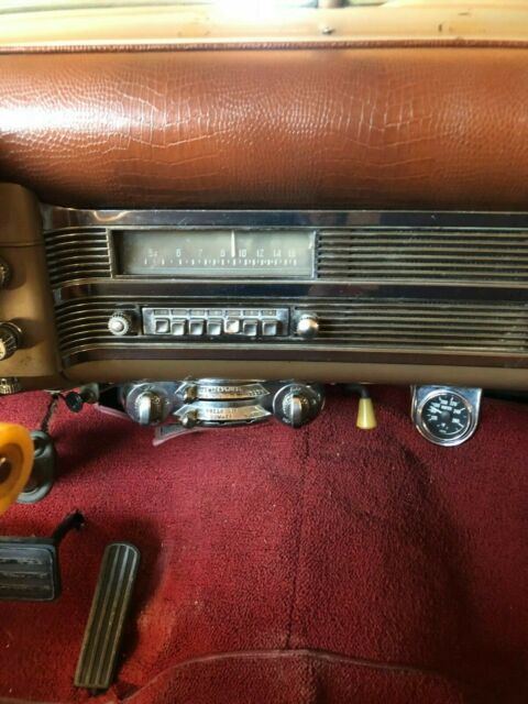 Chrysler Royal Town and Country 4 Door Station Wagon WOODY 1950 image number 32