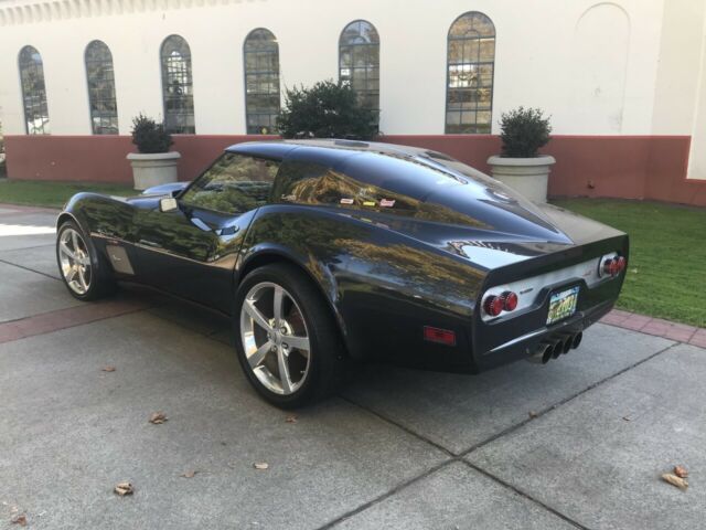 Chevrolet Corvette 1976 image number 27