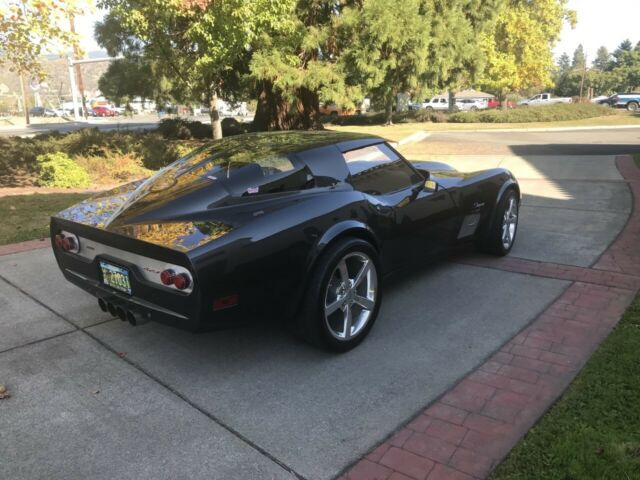 Chevrolet Corvette 1976 image number 29