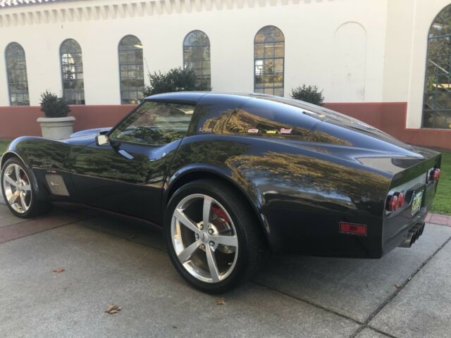 Chevrolet Corvette 1976 image number 33