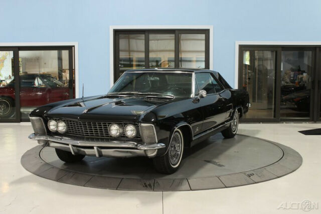 Buick Riviera 1963 image number 0