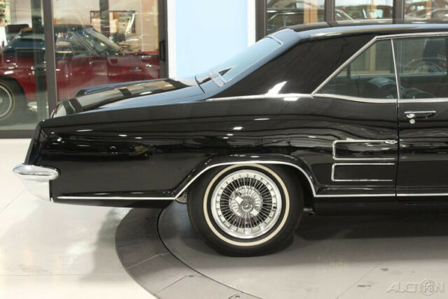 Buick Riviera 1963 image number 22