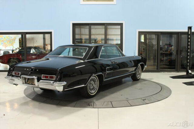 Buick Riviera 1963 image number 27