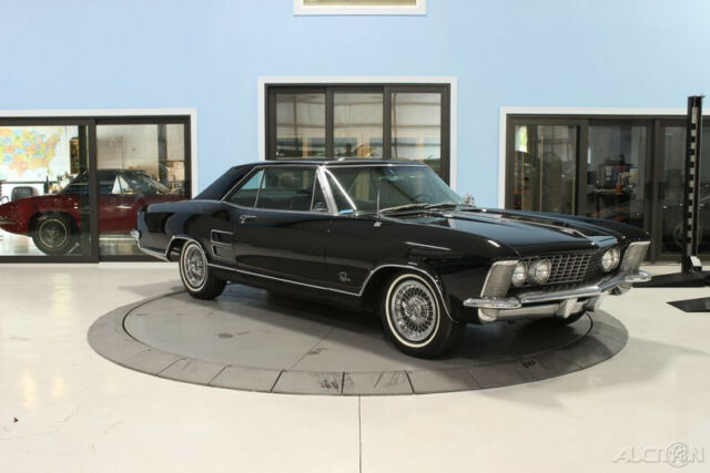 Buick Riviera 1963 image number 29