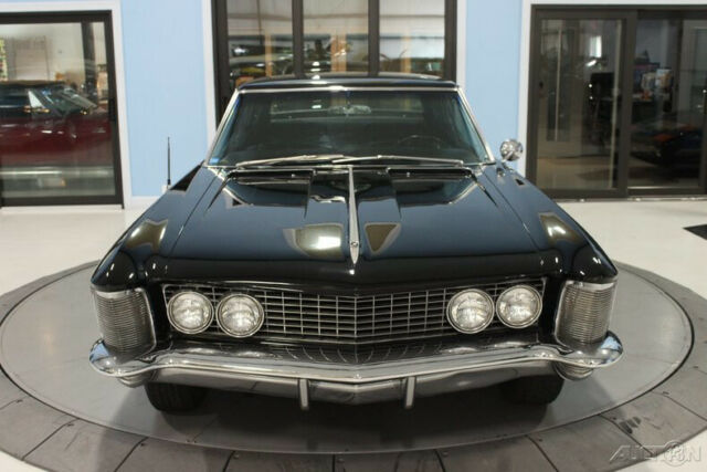 Buick Riviera 1963 image number 32