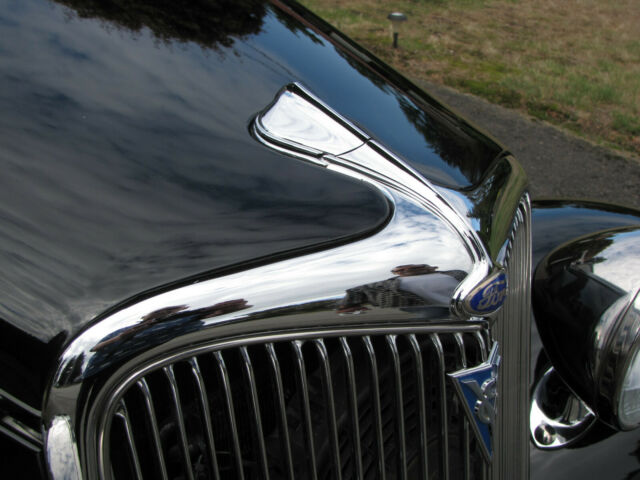 Ford Three Window Coupe 1934 image number 10