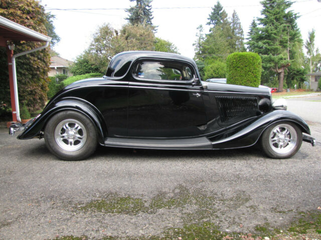 Ford Three Window Coupe 1934 image number 33