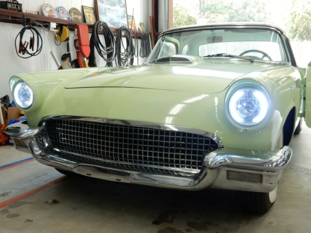 Ford Thunderbird 1957 image number 11