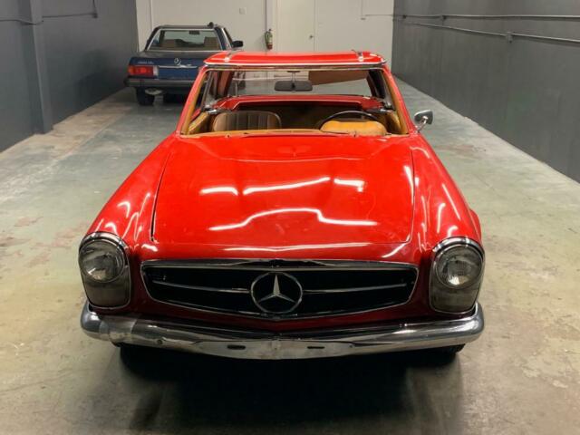 Mercedes-Benz SL-Class 1965 image number 2