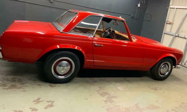 Mercedes-Benz SL-Class 1965 image number 32