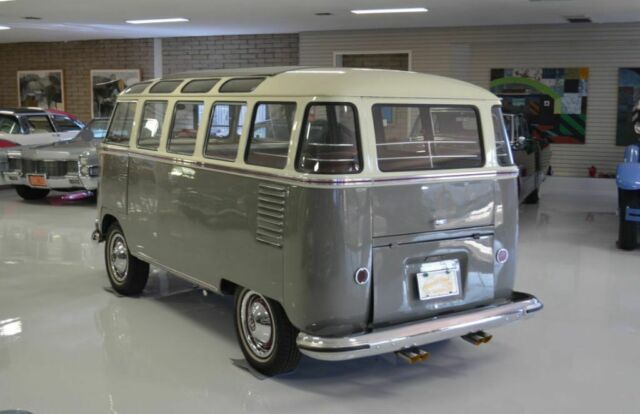 Volkswagen 23 Window Microbus 1958 image number 30