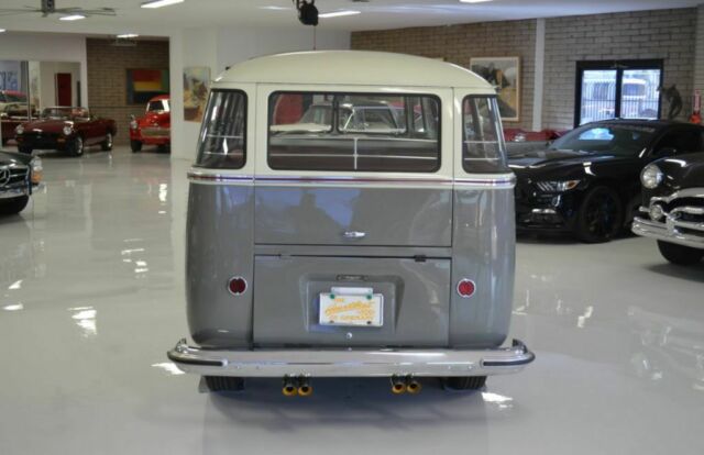 Volkswagen 23 Window Microbus 1958 image number 31