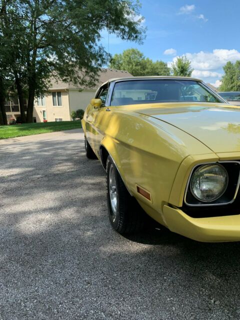 Ford Mustang 1973 image number 23