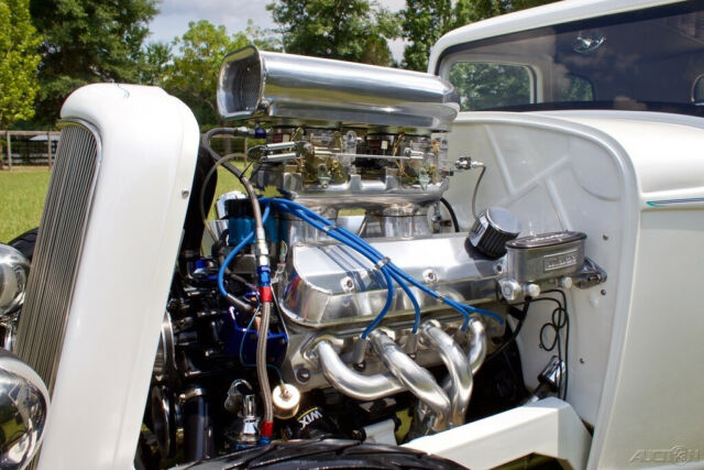 Ford Model B 5-Window Coupe 1932 image number 11