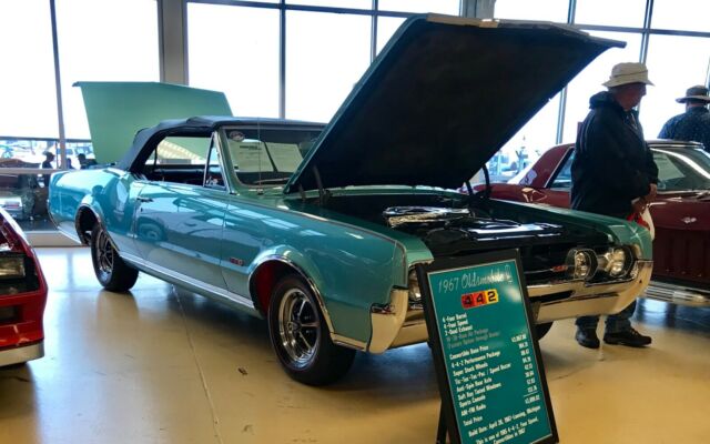 Oldsmobile 442 1967 image number 1