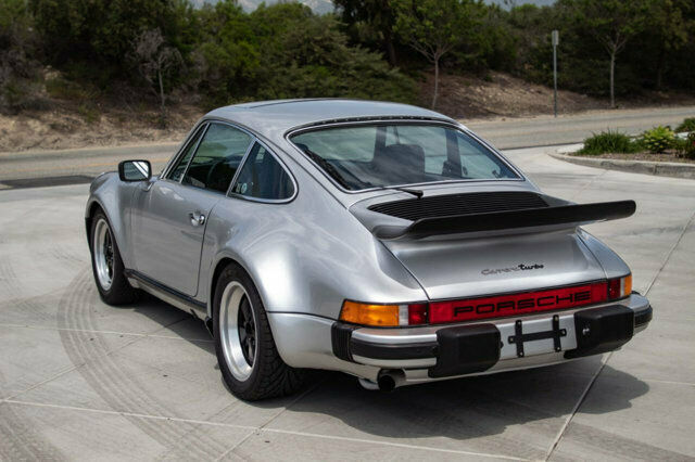 Porsche 911 1977 image number 1