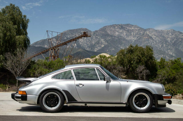 Porsche 911 1977 image number 15