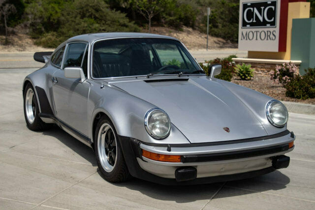 Porsche 911 1977 image number 17