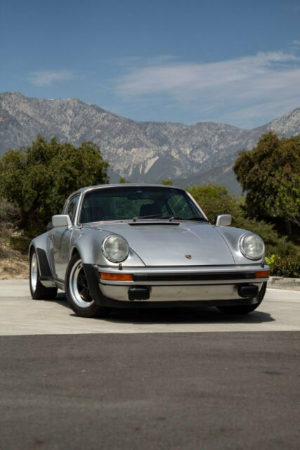 Porsche 911 1977 image number 19