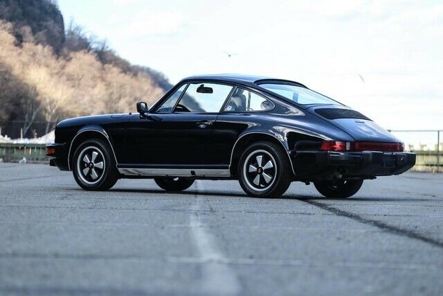 Porsche 911 1976 image number 22