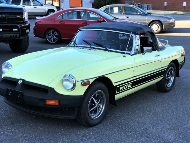 MG MGB 1977 image number 4