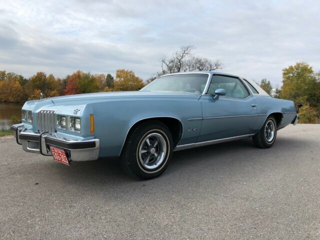 Pontiac Grand Prix 1977 image number 0