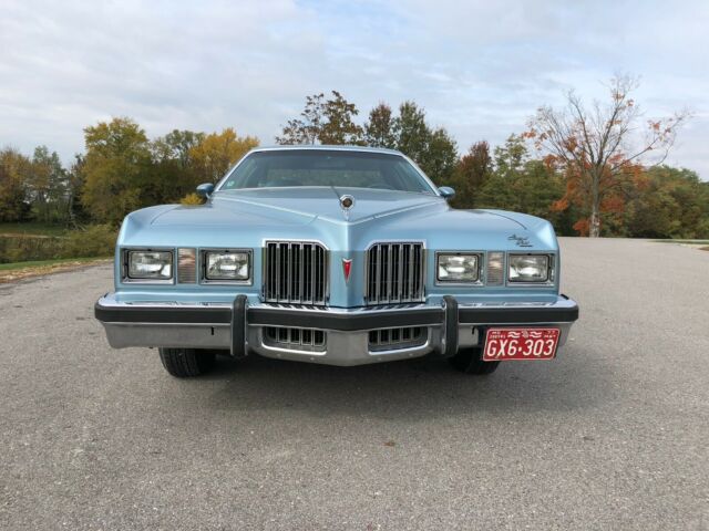 Pontiac Grand Prix 1977 image number 29