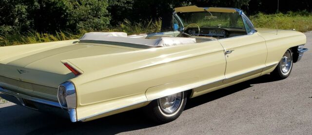 Cadillac Series 62 1962 image number 12