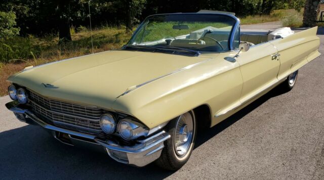 Cadillac Series 62 1962 image number 2