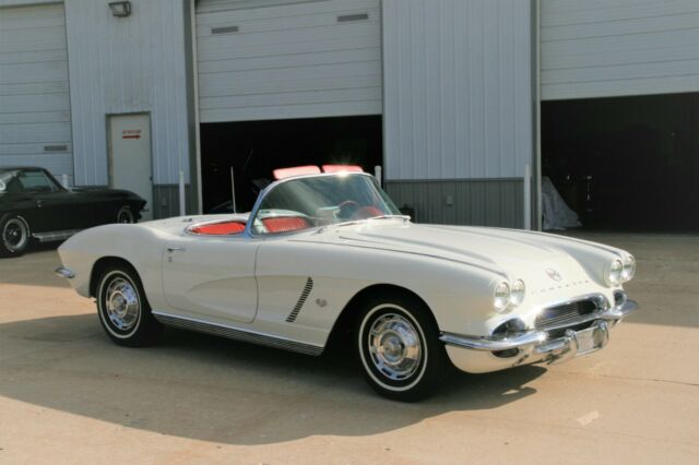 Chevrolet Corvette 1962 image number 10