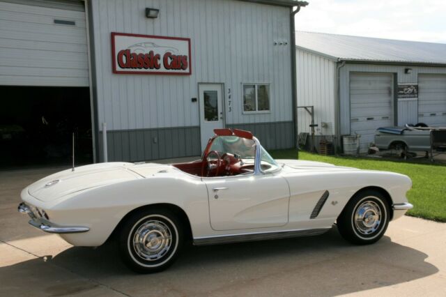 Chevrolet Corvette 1962 image number 11