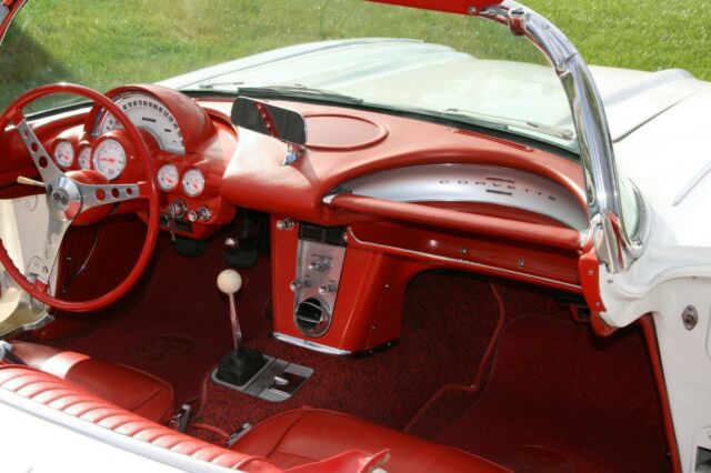 Chevrolet Corvette 1962 image number 41