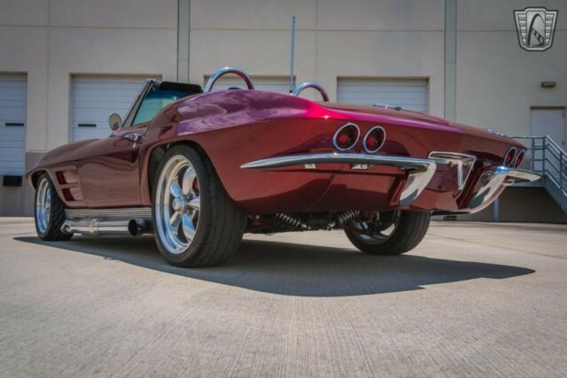 Chevrolet Corvette 1963 image number 10