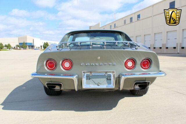 Chevrolet Corvette 1972 image number 12