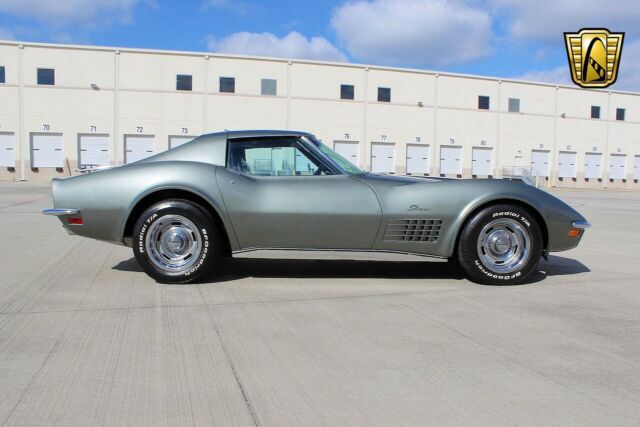 Chevrolet Corvette 1972 image number 18